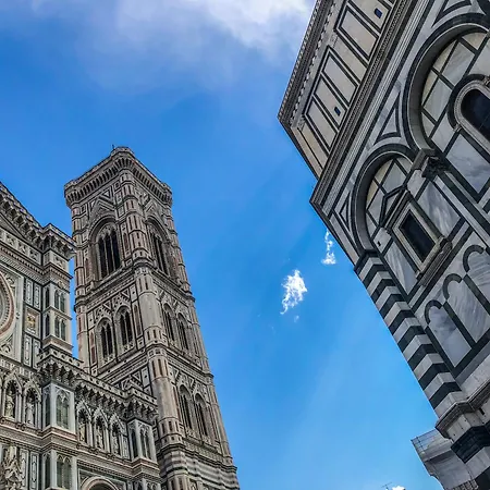 Leonardo Luxury 아파트